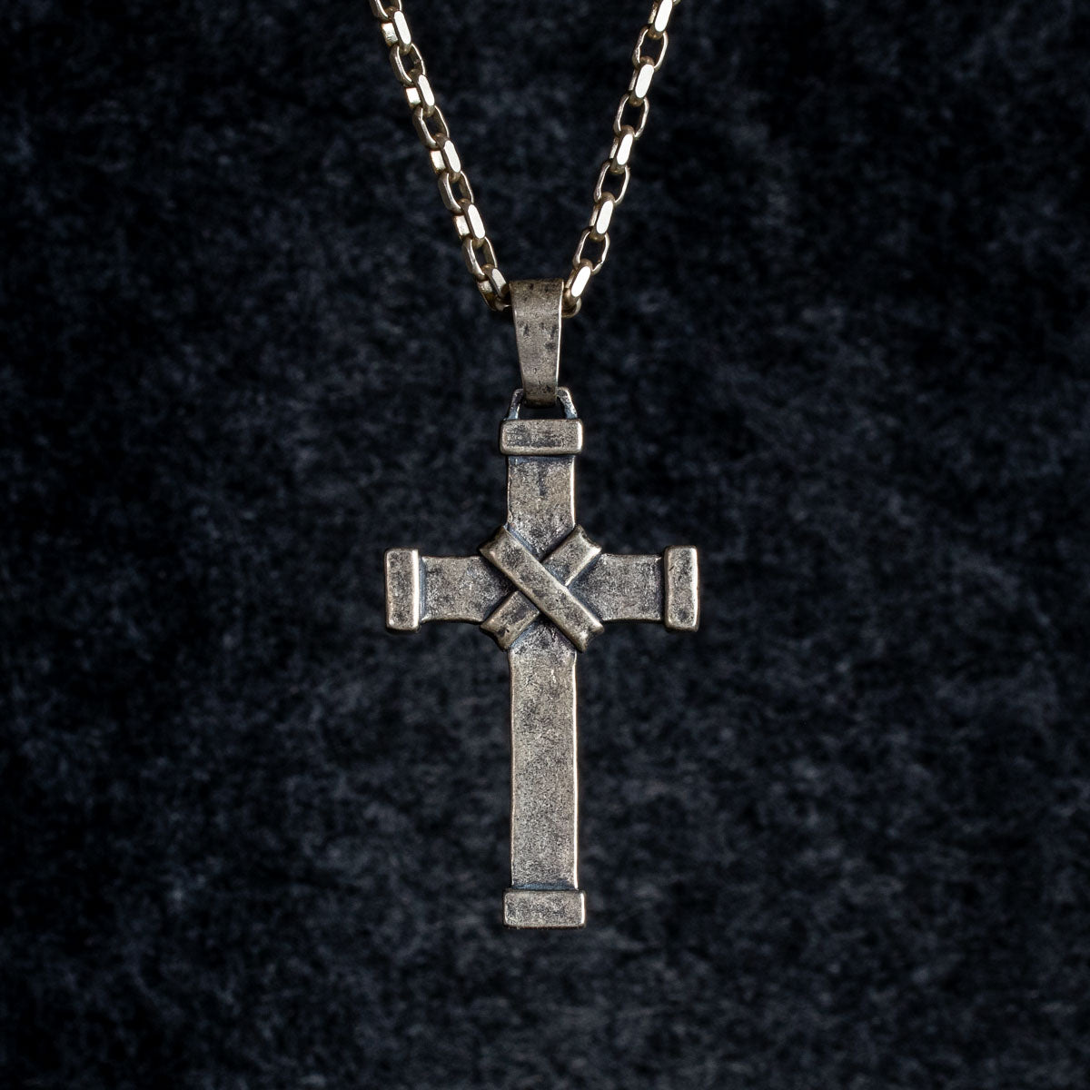 45 mm men’s sterling silver cross pendant on silver chain